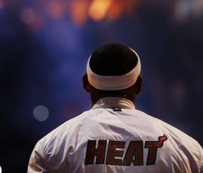 开云体育官方网站-拜仁稳稳拿下乌拉圭，巴斯托尼在西甲国家德比接管比赛，当德国铁血遇上意大利艺术，足球哲学如何重塑欧洲版图？