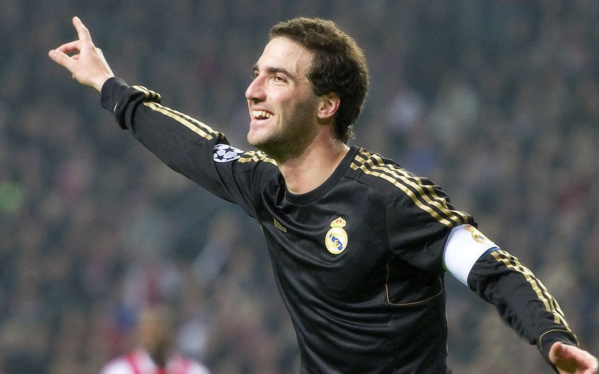 美加墨世界杯之夜,当拉文持续制造杀伤,篮球成为跨越边境的通用语